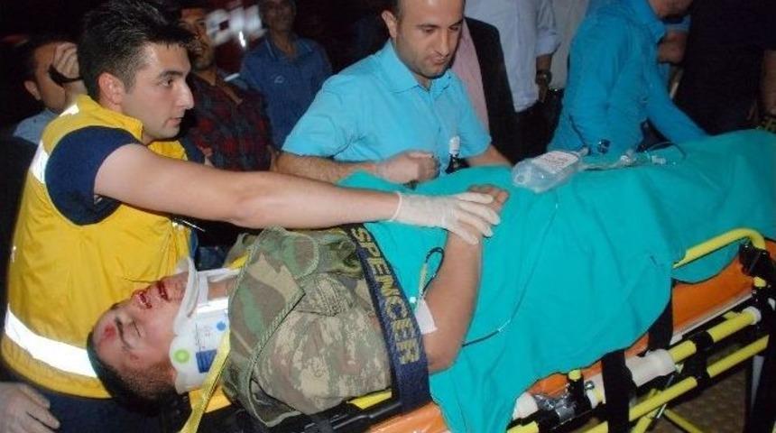 Tokat&rsquo;ta Se&ccedil;im G&ouml;revlisi Askerleri Taşıyan Ara&ccedil; Kaza Yaptı: 10 Yaralı