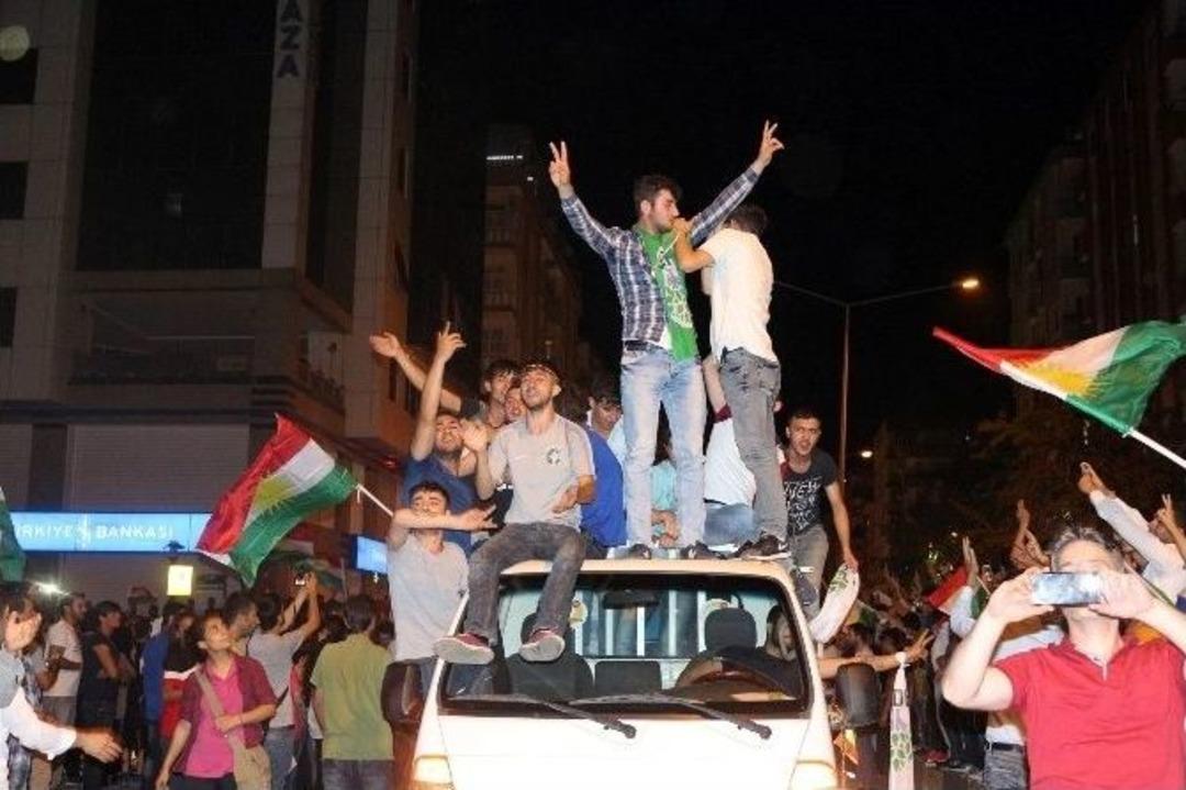 Diyarbakır&rsquo;da Vatandaşlar Sokağa D&ouml;k&uuml;ld&uuml;