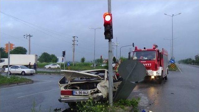 Bolu’da Hasta Taşıyan Ambulansla Otomobil Çarpıştı