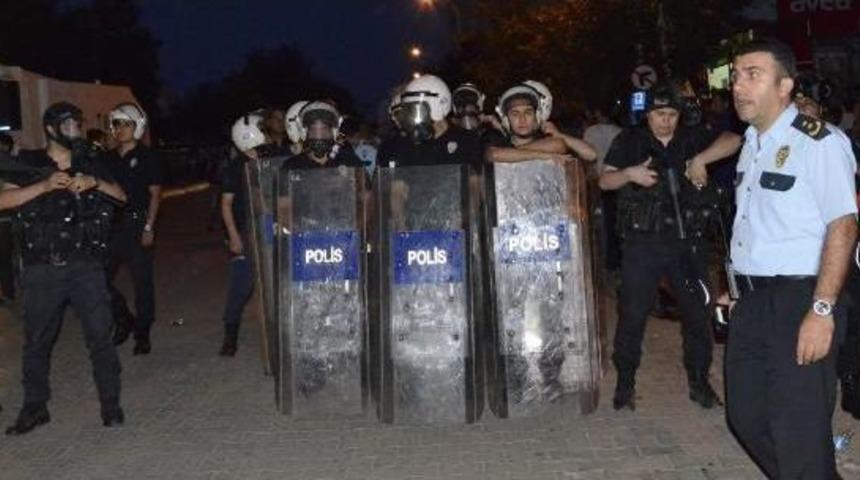 &Ccedil;atıda Se&ccedil;im Kutlamasını Izleyen &Ccedil;ocuk Vuruldu