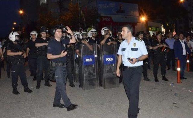 Çatıda Seçim Kutlamasını Izleyen Çocuk Vuruldu