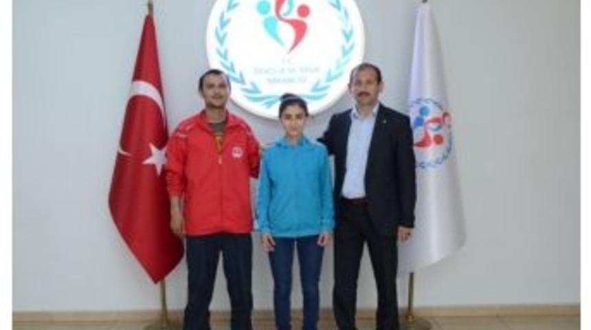 Halterci Buse İlhan Milli Takım Kampında