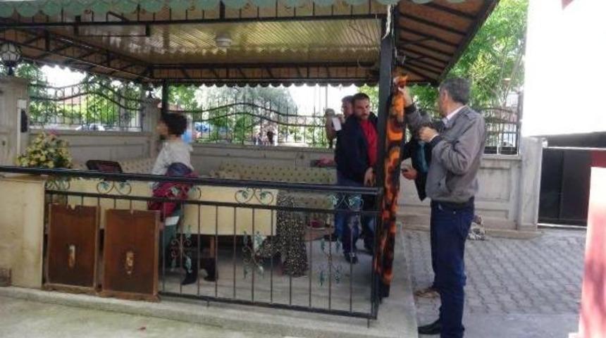 18 Yaşındaki Gen&ccedil; Kameriyede Asılı Bulundu