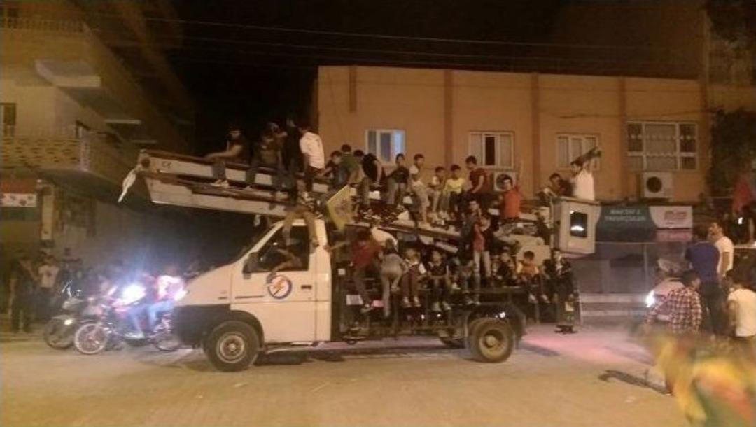 Şırnak&rsquo;ta Hdp&rsquo;lilerden Se&ccedil;im Kutlaması