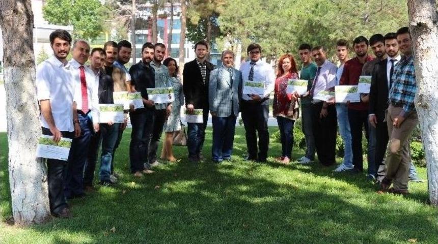 &Ouml;ğrenci Kul&uuml;b&uuml; Başkanlarına Dikili Ağa&ccedil;