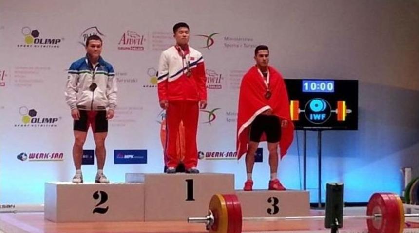 Emrah Aydın, Polonya&rsquo;da D&uuml;nya Gen&ccedil;ler &Uuml;&ccedil;&uuml;nc&uuml;s&uuml;