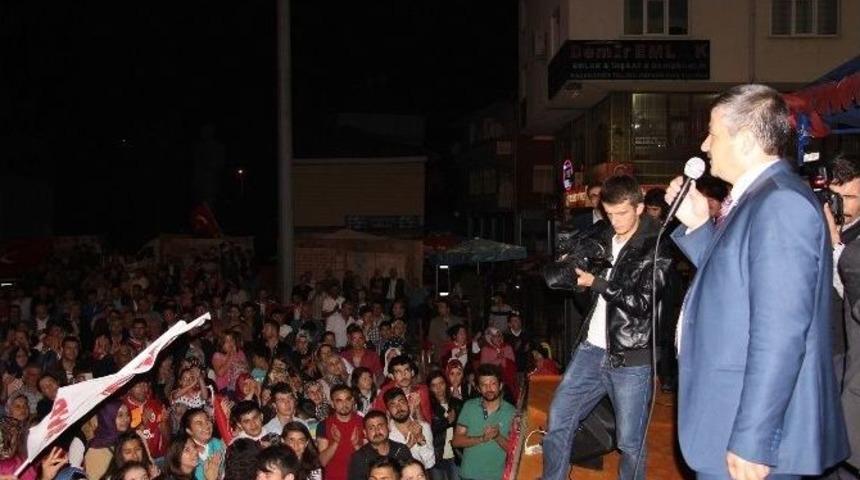 Mhp&rsquo;liler Bucak&rsquo;ta Kutlama Yaptı