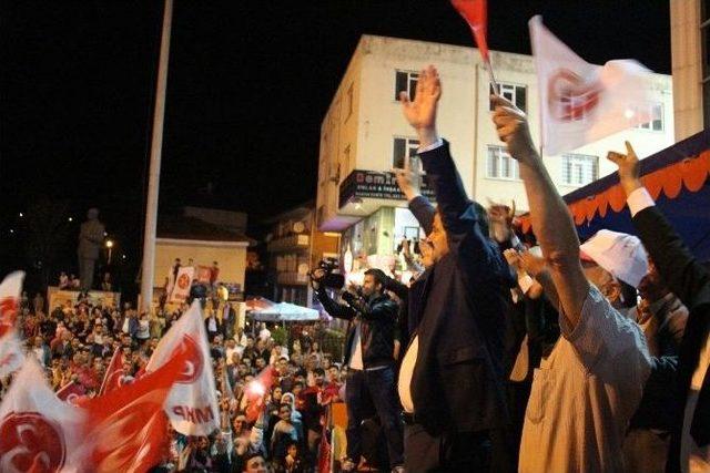 Mhp’liler Bucak’ta Kutlama Yaptı