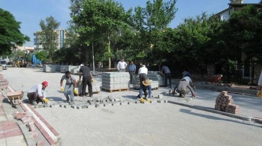 Yunusemre&rsquo;de Parke Taşı D&ouml;şeme &Ccedil;alışmaları Devam Ediyor