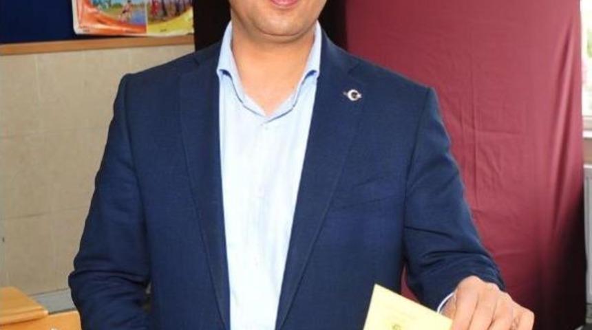 Ak Parti Uşak'ta Oy Kaybetti