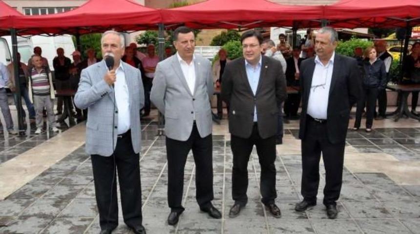 &Ccedil;anakkale'de Chp'li Başkan'dan 'ş&uuml;k&uuml;r Pilavı'