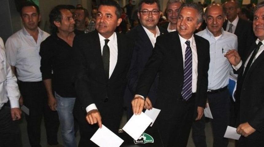 Denizlispor&rsquo;da Kıbrıslıoğlu Ge&ccedil;ici Olarak "devam" Dedi