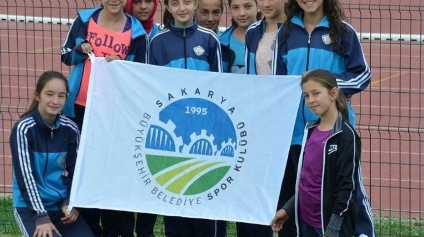 B&uuml;y&uuml;kşehir Atletizm Takımı T&uuml;rkiye İkincisi Oldu