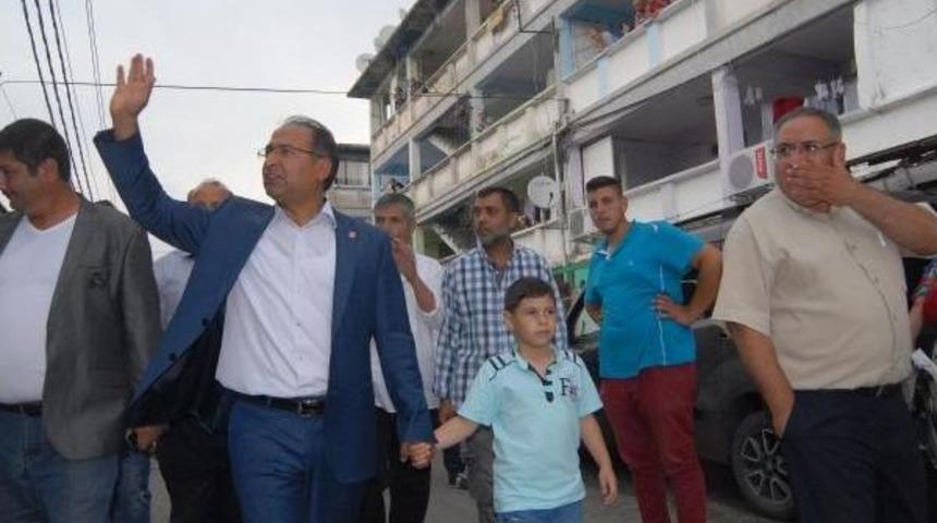 &Uuml;lkenin Ilk Roman Vekili Se&ccedil;ilen Pur&ccedil;u, Kızı 'm&uuml;jde'ye Koştu (3)