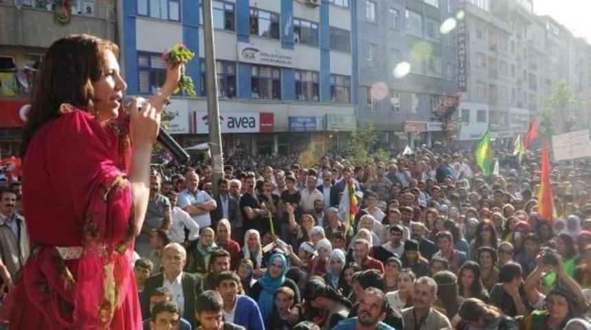 Hakkari'de Hdp Se&ccedil;im Kutlaması Yaptı