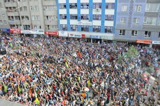 Hakkari'de Hdp Seçim Kutlaması Yaptı