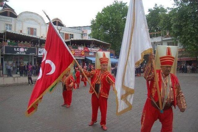 30. Geleneksel Lapseki Kiraz Festivali Resmen Başladı