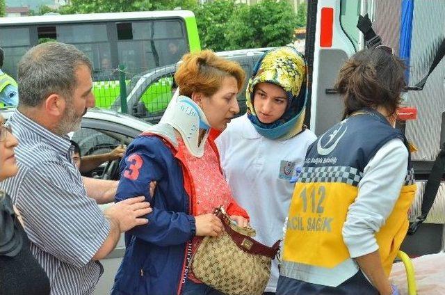 Geri Giden Sürücü Aracıyla Yayaya Çarptı