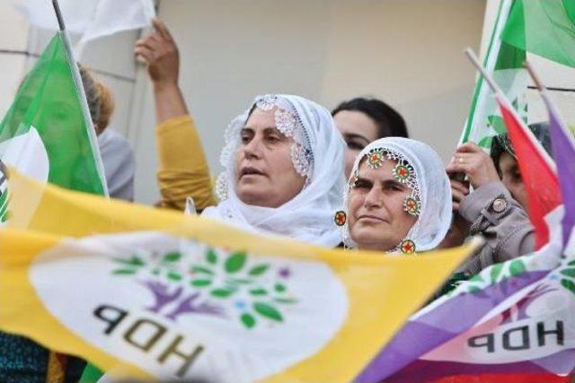 Antalya’Da Hdp Başarıyı Kutladı