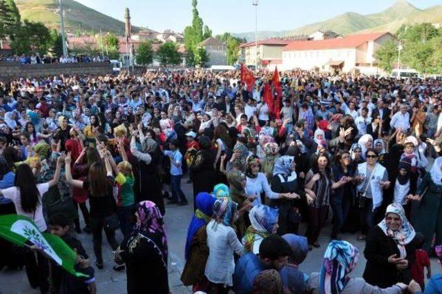 Hdp Bitlis’Te Seçim Kutlaması Yaptı