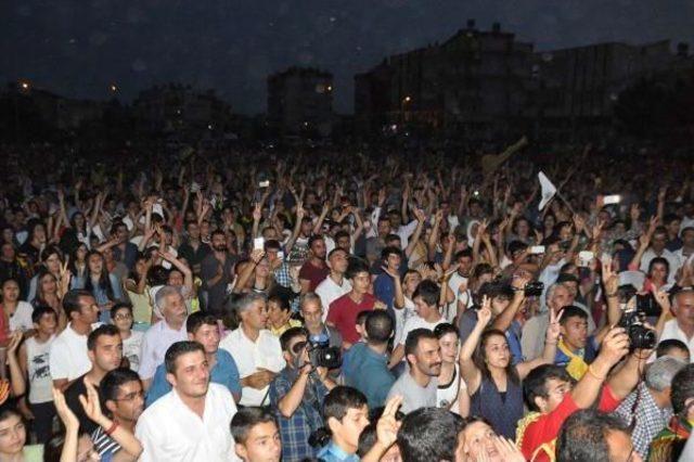 Adıyaman'da Hdp'de Kutlama