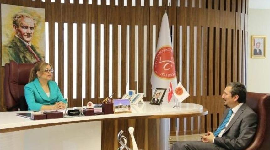 Ne&uuml; Rekt&ouml;r&uuml; Prof. Dr. Filiz Kılı&ccedil;, &lsquo;rekt&ouml;rler Konuşuyor&rsquo; Sayfasının Konuğu Oldu