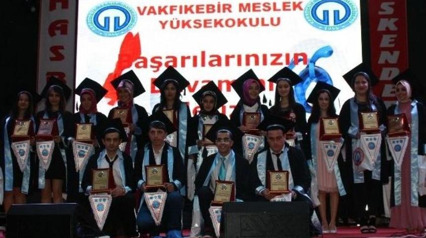Vakfıkebir Meslek Y&uuml;ksekokulu 9. Mezunlarını Uğurladı
