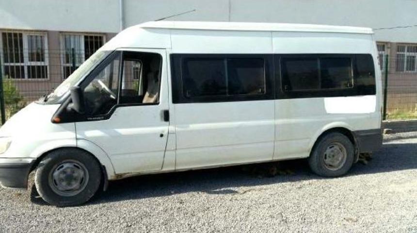 &Ouml;ğrenci Servisindeki Ka&ccedil;ak Ham Petrole G&ouml;zaltı