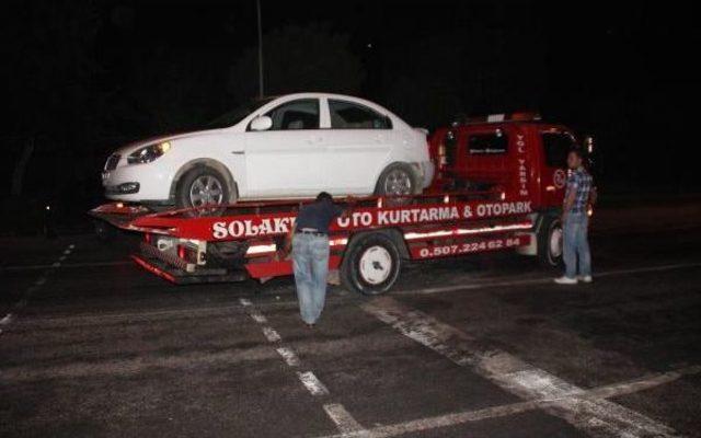 Alkollü Sürücü Trafik Işıklarında Bekleyen Otomobile Çarptı: 6 Yaralı