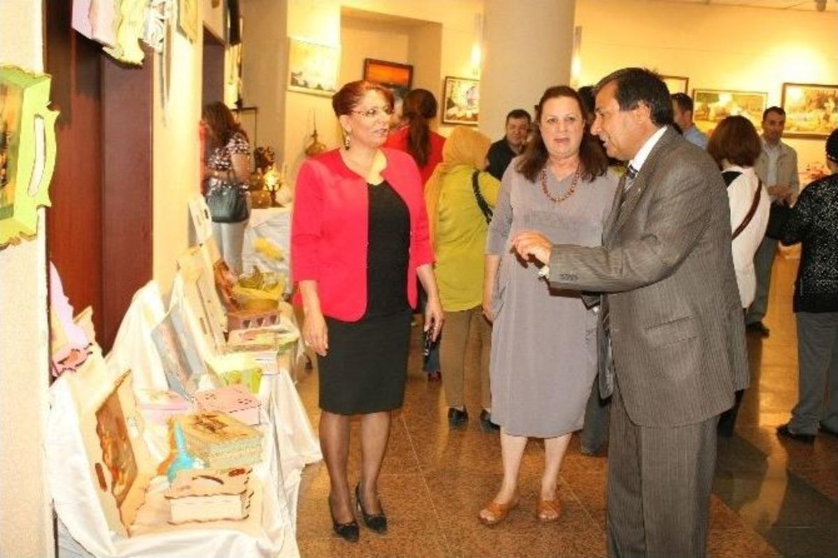 H&uuml;nerli Eller Eski Eşyaları Yeniye D&ouml;n&uuml;şt&uuml;rd&uuml;