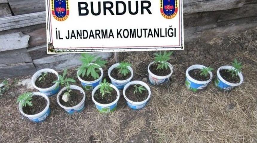 Ş&uuml;pheli Şahıs Gardiyanın Evinde Bulundu