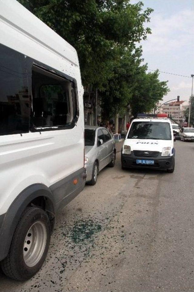 Bursa’da Polis Aracına Saldırı