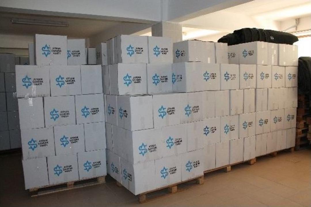 Niğde&rsquo;de Ayhan Şahenk Vakfı 4 Bin Ramazan Kolisi Dağıttı