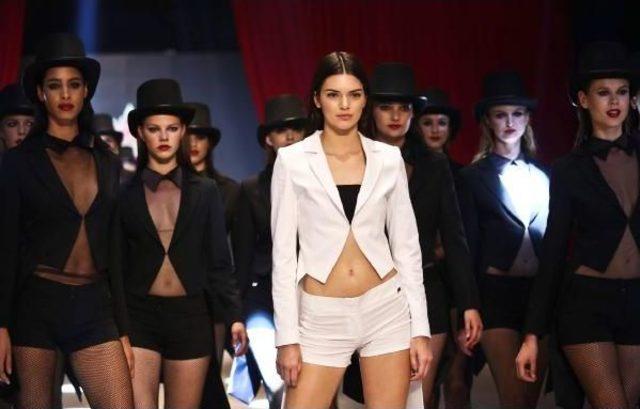 Kendall Jenner Antalya'da Podyuma Çıktı