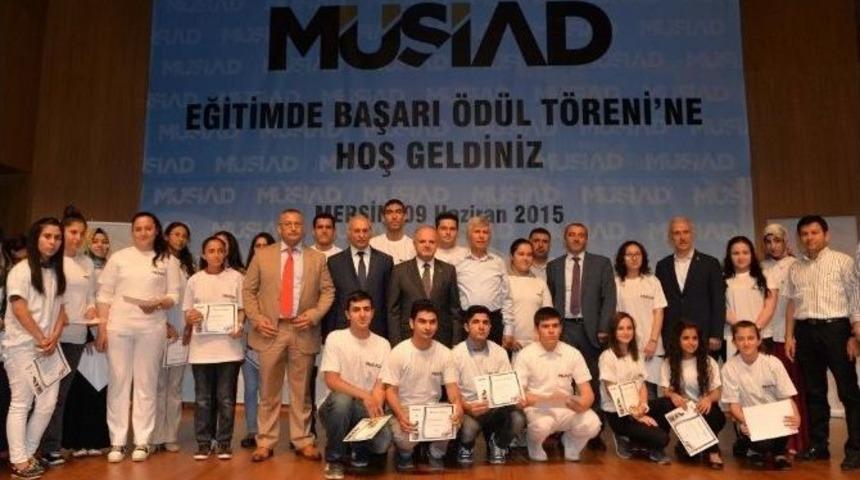 M&uuml;siad&rsquo;ın &lsquo;eğitimde Başarı&rsquo; &Ouml;d&uuml;llerini Vali &Ccedil;akacak Verdi