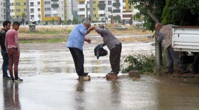 Turgutlu'ya 15 Dakikalık Yağmur Yetti