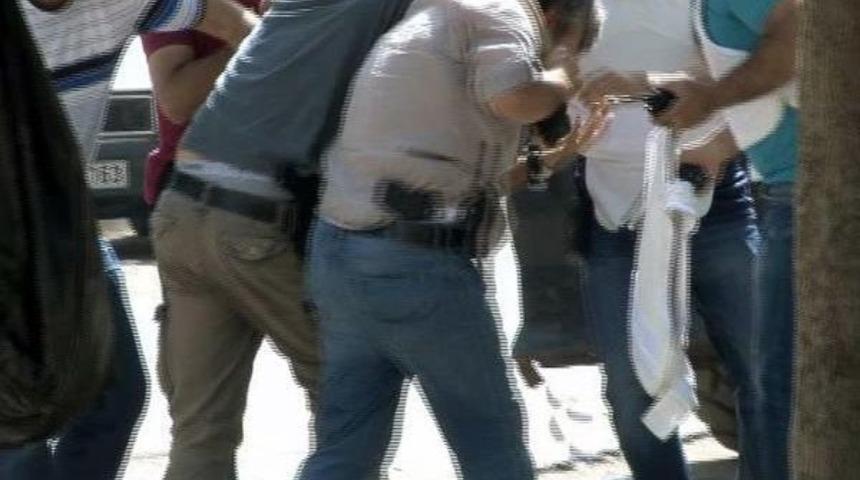 Diyarbakır'da Silahlı Saldırı: 3 &Ouml;l&uuml;