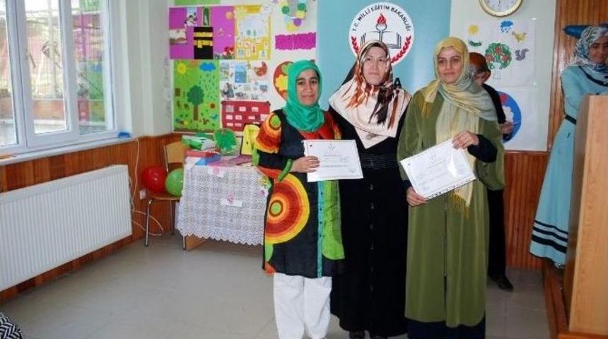 &Ccedil;ocuk Eğitimcileri Sertifikalarını Aldı
