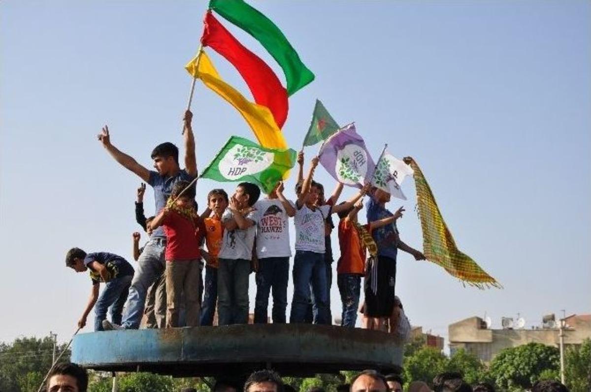 Siirt&rsquo;te Hdp&rsquo;nin Se&ccedil;im Kutlamaları
