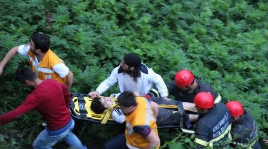 Dereye D&uuml;şen &Ccedil;ocuğu İtfaiye Kurtardı