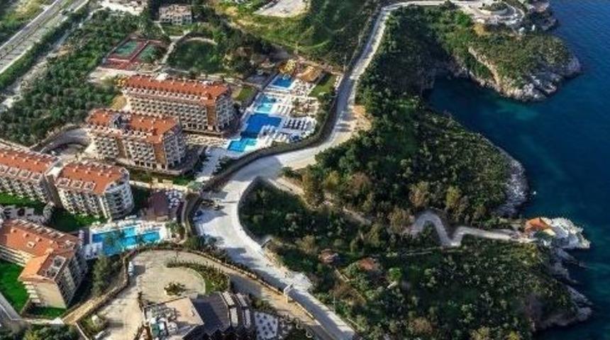 Kuşadası &Uuml;&ccedil;&uuml;nc&uuml; Marka Oteline Kavuştu