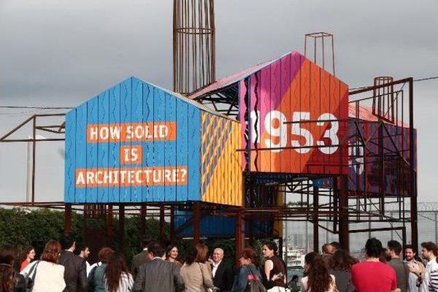  katı Olan Her Şey  İstanbul Modern de 2