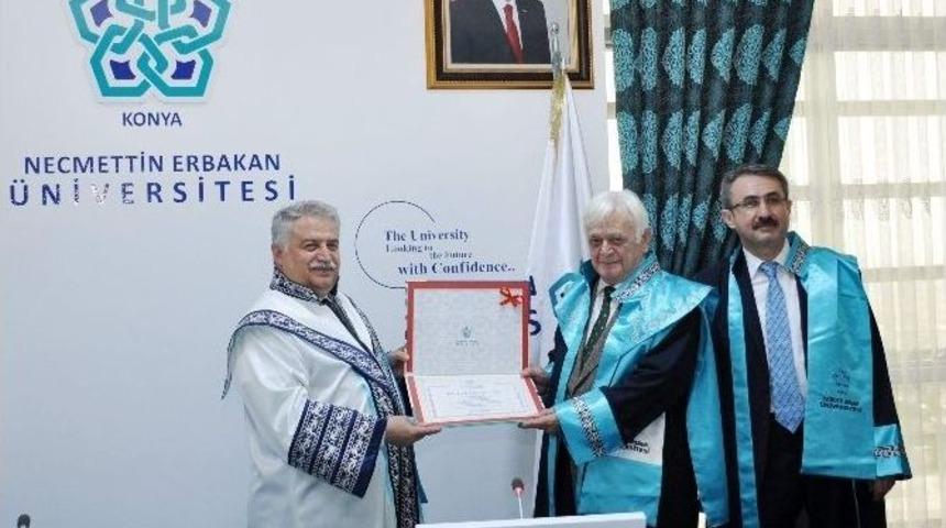 Ne&uuml;&rsquo;de Mehmet Gen&ccedil;&rsquo;e Fahri Doktora Unvanı Verildi