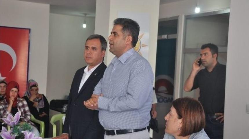 Milletvekilleri Kahta İl&ccedil;esinde Se&ccedil;im Değerlendirmesi Yaptı