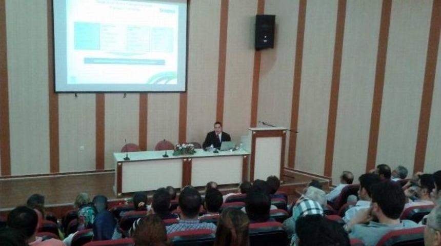 &Uuml;niversitede Veri Tabanı Eğitimi D&uuml;zenlendi