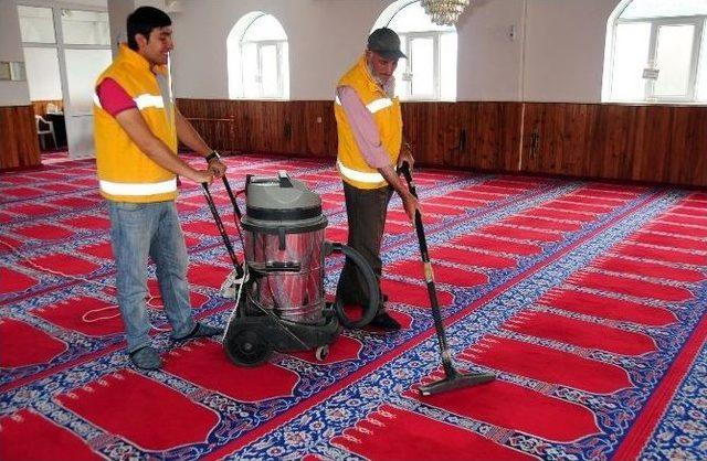 Mamak’ta Camiler Ramazana Hazırlanıyor 1