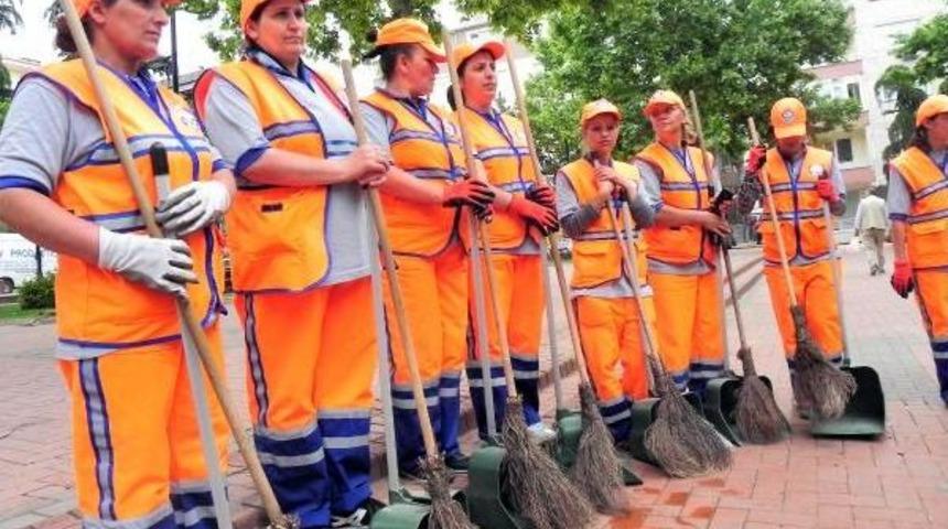 Avcılar&rsquo;In Temizliğinde 12 Kadın Eli