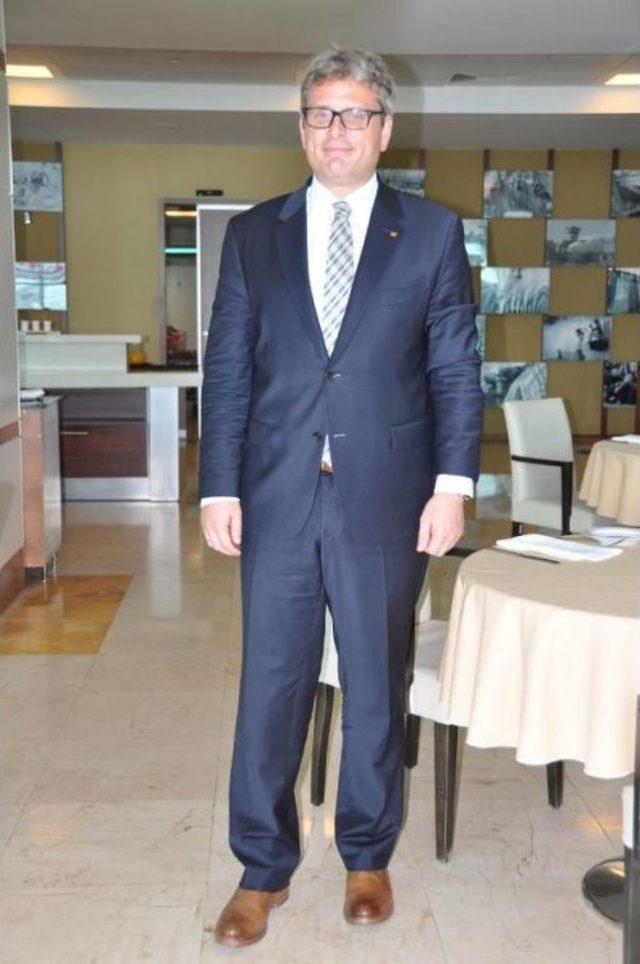 Alman Lufthansa Havayolları T&uuml;rkiye Genel M&uuml;d&uuml;r&uuml;: 5 Yıldız Olmak I&ccedil;in Her G&uuml;n 1 Milyon Avro Yatırım Yapıyoruz 1