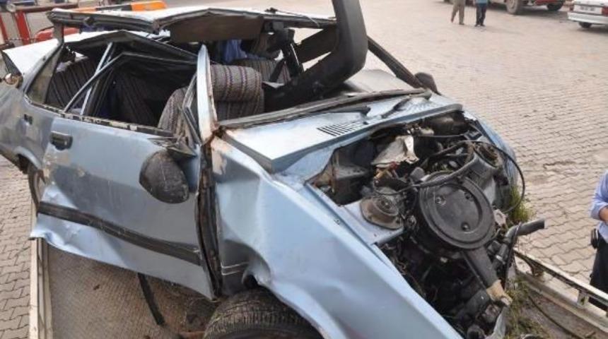 Mezuniyet T&ouml;reni Yolunda Kaza: 3 &Ouml;l&uuml;, 3 Yaralı