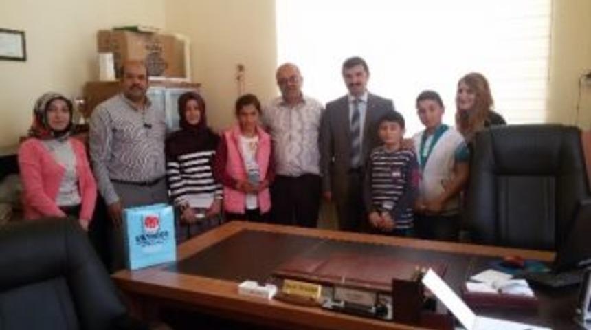 Erzimder, T&uuml;rkiye 2.si &Ouml;ğrencileri &Ouml;d&uuml;llendirdi